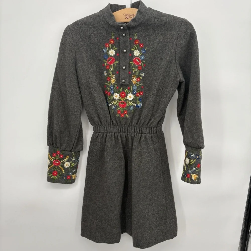 Vintage Hand Made Girls Wool Dress With Embroidered Flower Details Size 12/14 L
